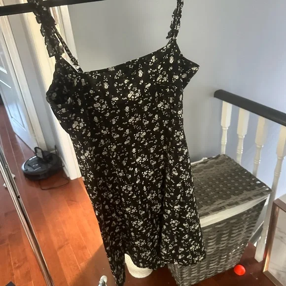 Missguided - Picture 3 of 3